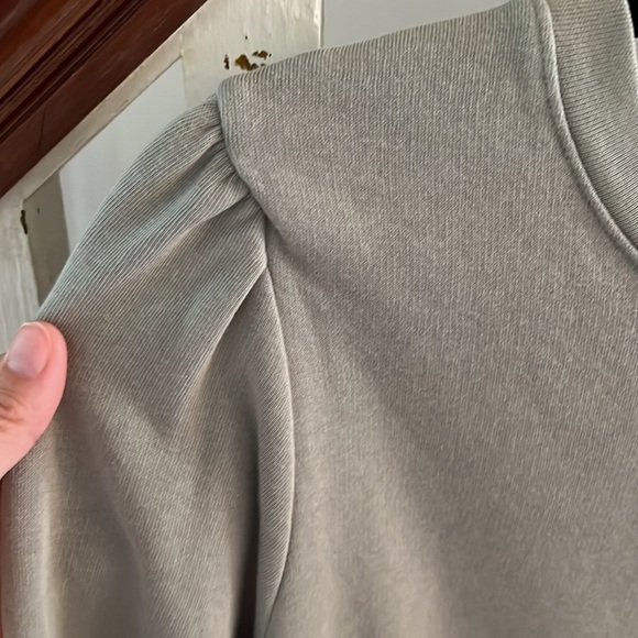 H&M 👸 Sleeve sweatshirt - Sz. XL - Picture 2 of 4